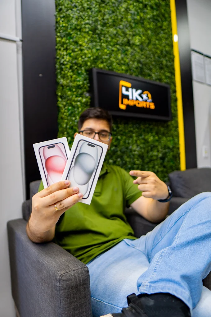 Equipe 4K Imports com iPhones