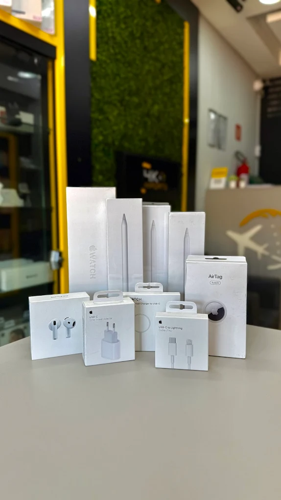 Acessórios Apple originais: AirPods, Apple Watch, Apple Pencil, AirTag, cabos e carregadores